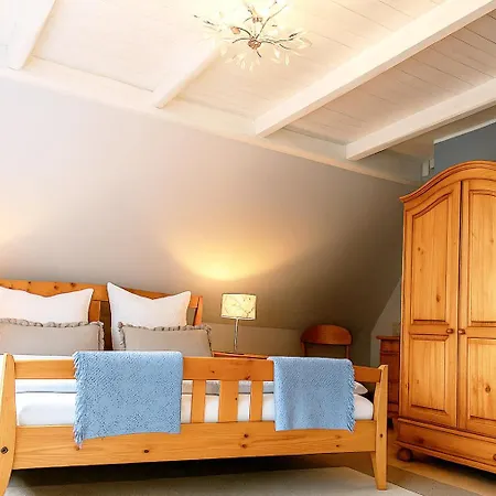 Vakantiehuis Charmantes Mit Sauna&billard Vor Dresden Haeslich